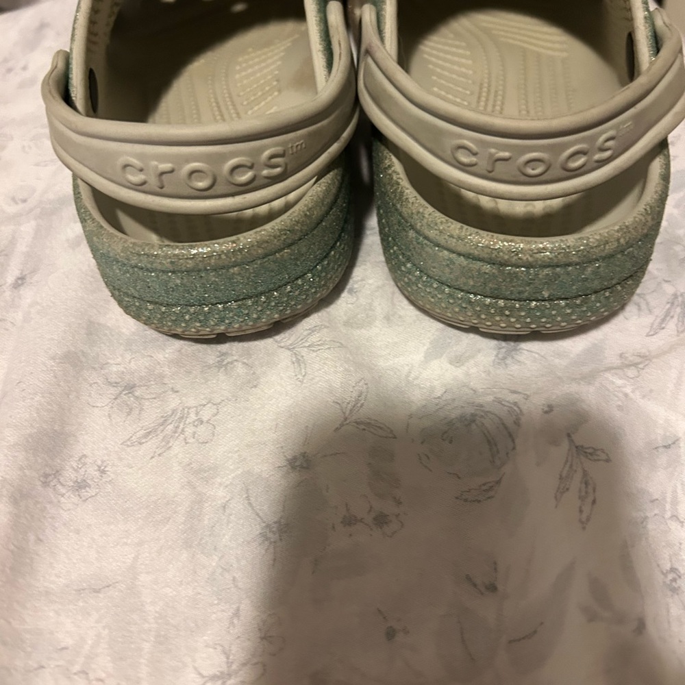 Crocs - Picture 2 of 5